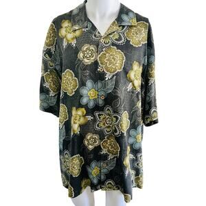 TOMMY BAHAMA Men's Size XXL -
Floral Print 100% Silk Hawaiian
Shirt